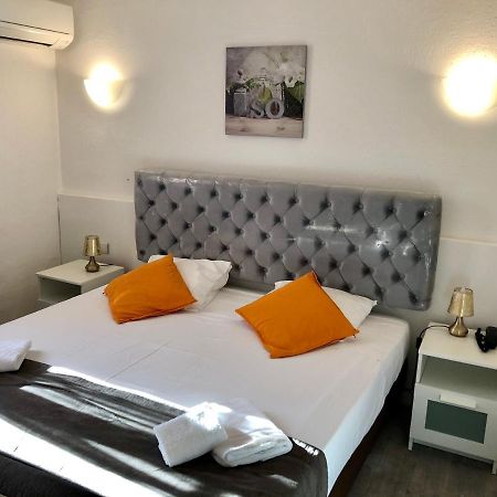 Le Castelet Hotel Saintes-Maries-de-la-Mer Buitenkant foto