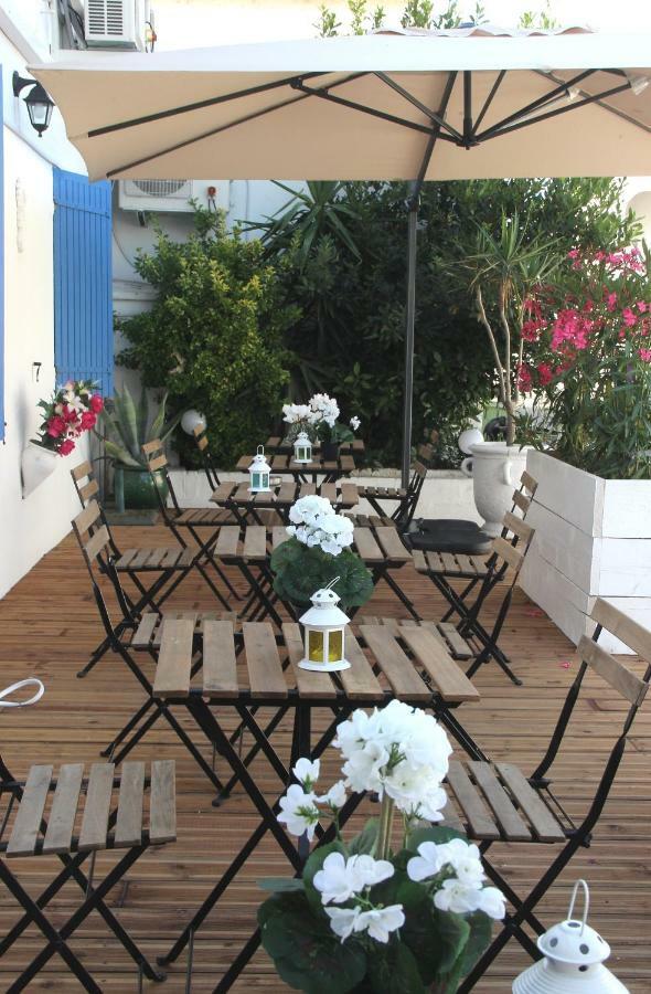 Le Castelet Hotel Saintes-Maries-de-la-Mer Buitenkant foto