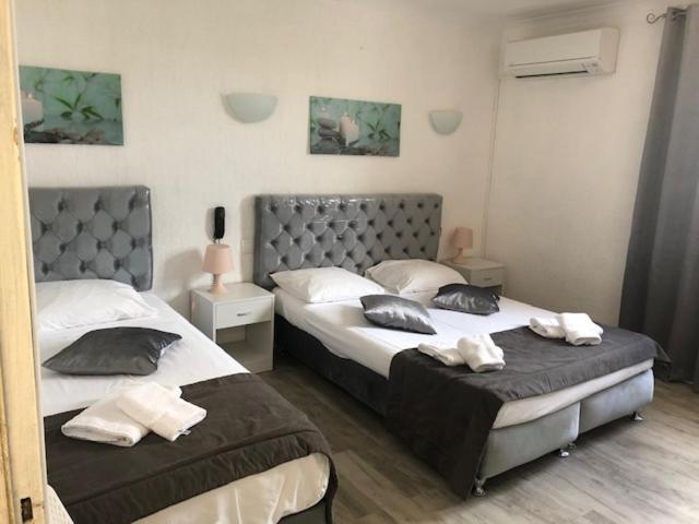 Le Castelet Hotel Saintes-Maries-de-la-Mer Buitenkant foto